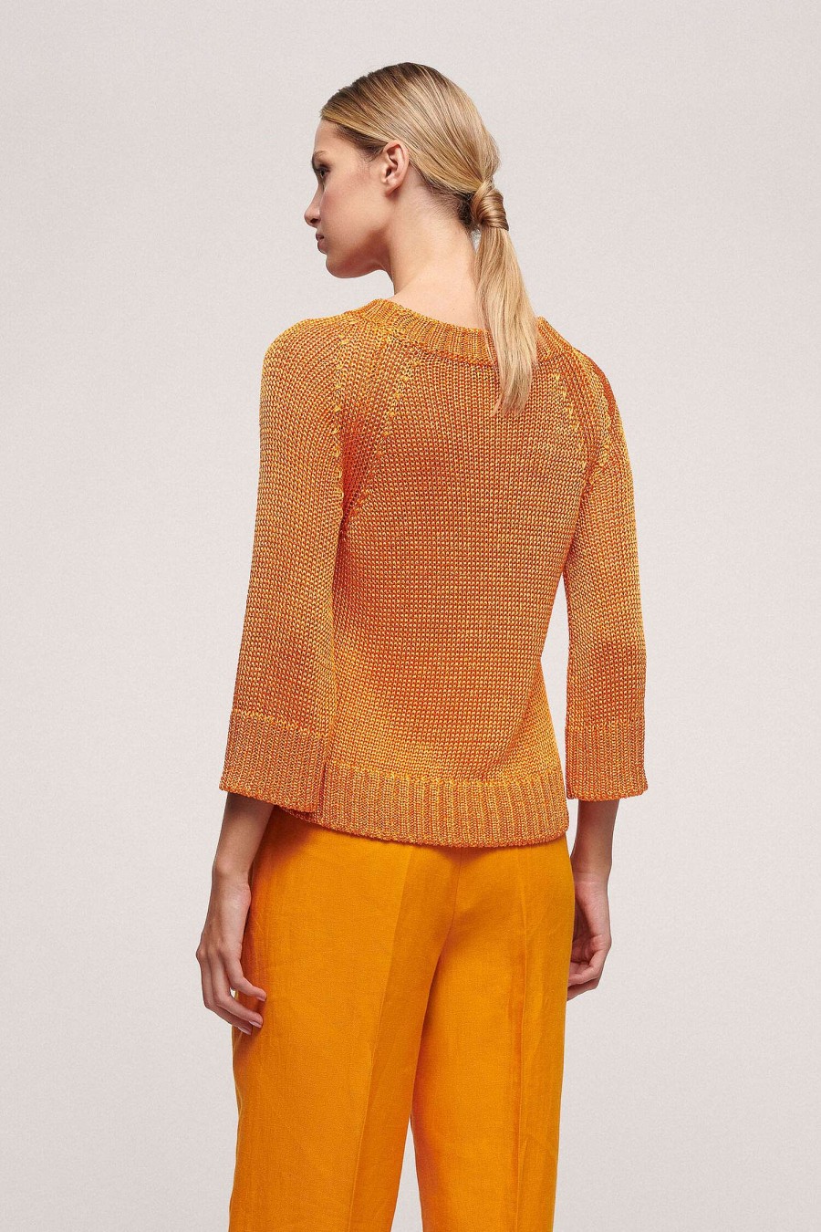 Hot Centrifuga Knitwear